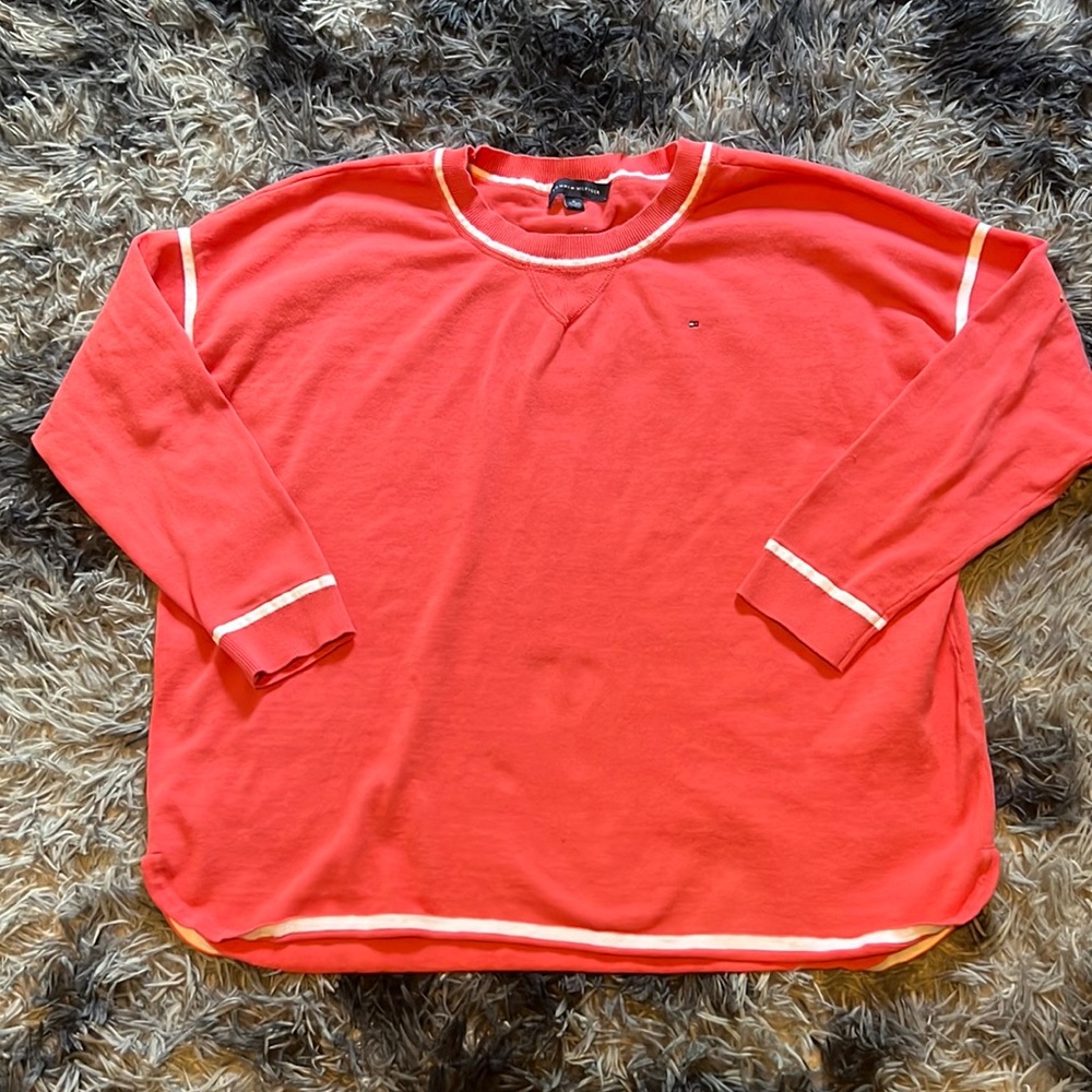 Tommy sweater